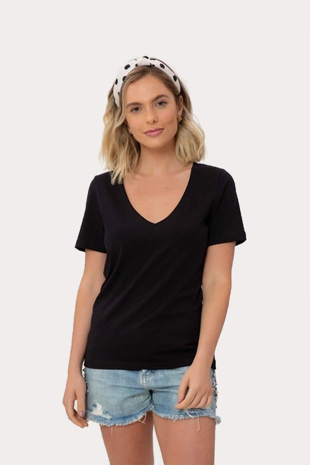 T-Shirt Comfy Algodão Premium Decote V Preta